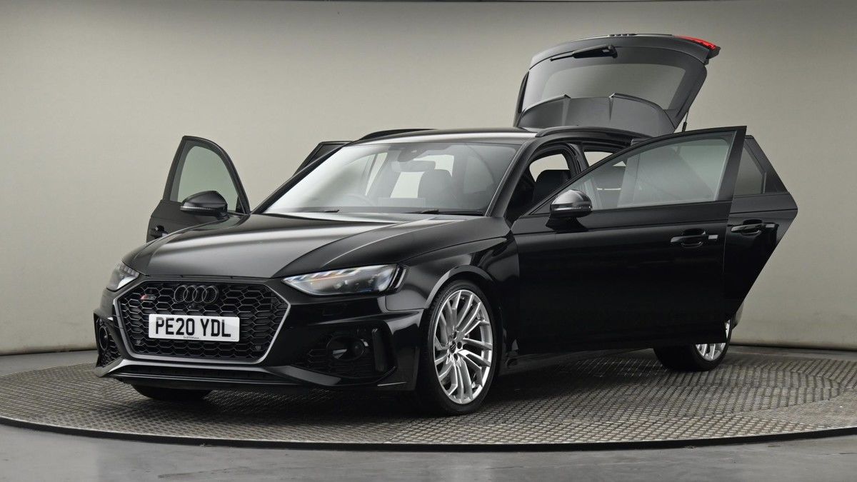 Audi RS4 Avant Image 28