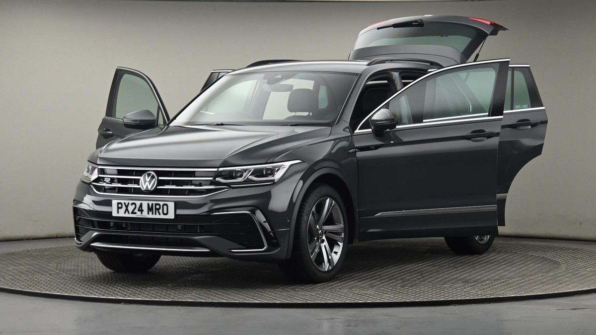 More views of Volkswagen Tiguan