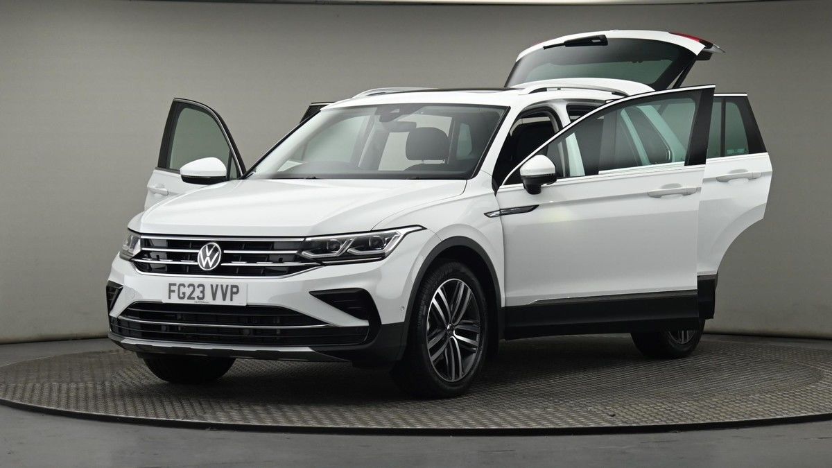 More views of Volkswagen Tiguan