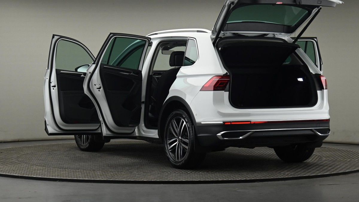 More views of Volkswagen Tiguan