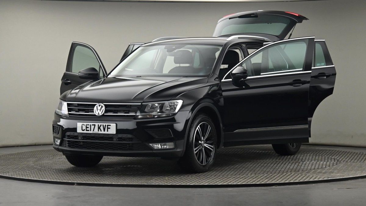 More views of Volkswagen Tiguan