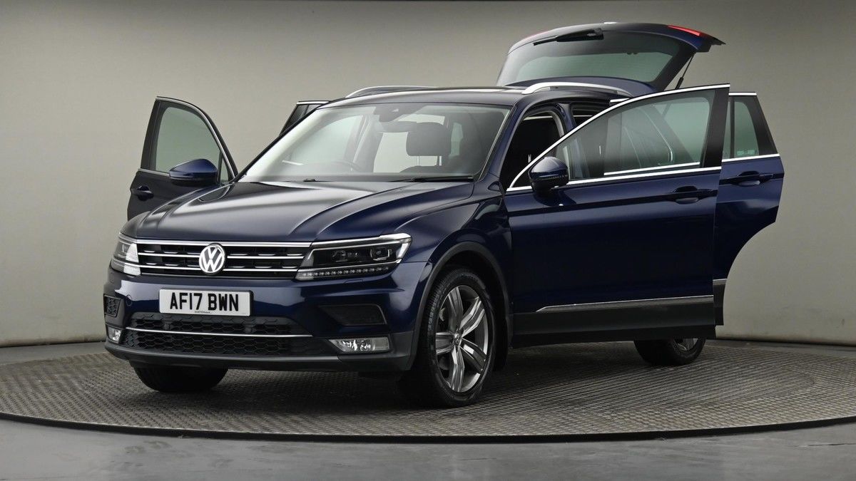 More views of Volkswagen Tiguan