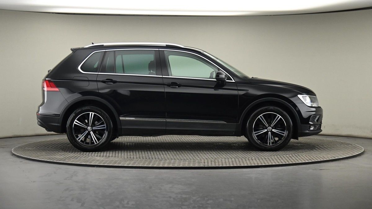 More views of Volkswagen Tiguan