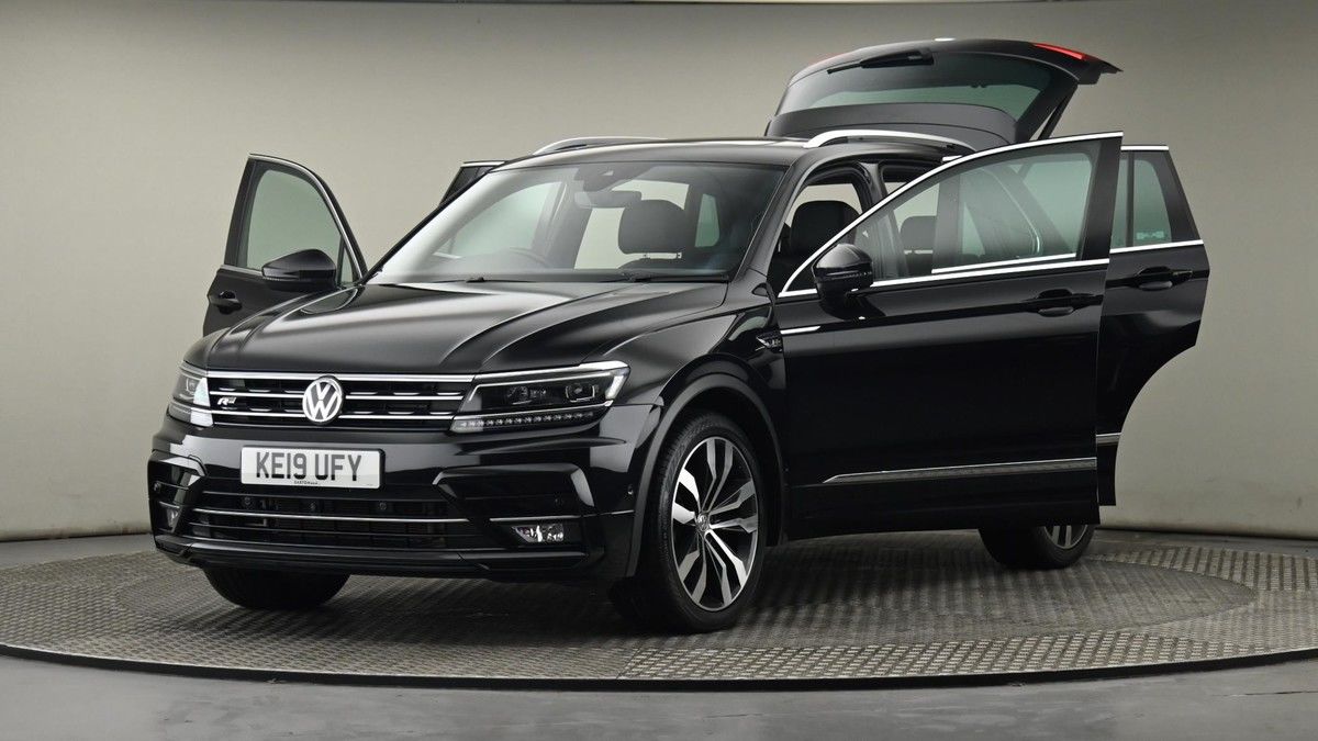 More views of Volkswagen Tiguan