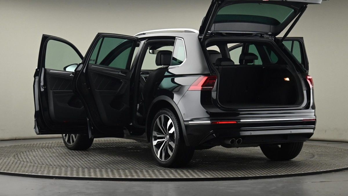 More views of Volkswagen Tiguan