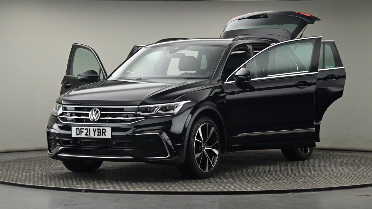 More views of Volkswagen Tiguan