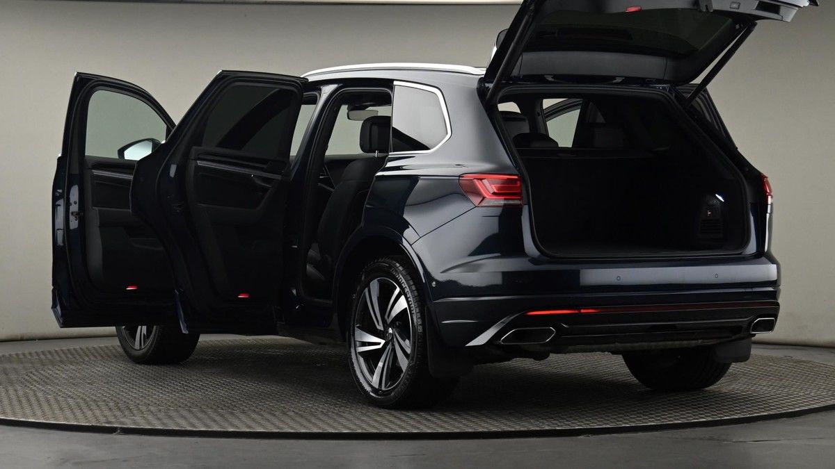 More views of Volkswagen Touareg