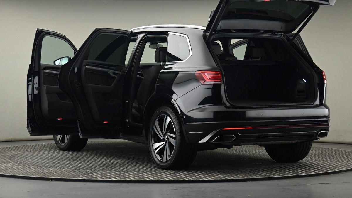 More views of Volkswagen Touareg