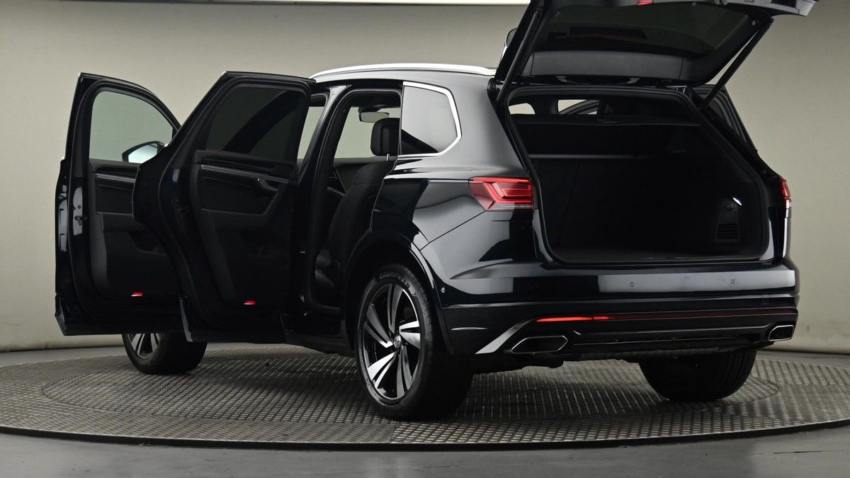 More views of Volkswagen Touareg