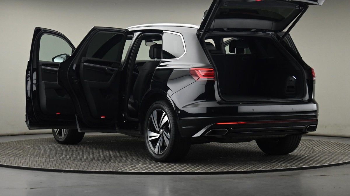 More views of Volkswagen Touareg