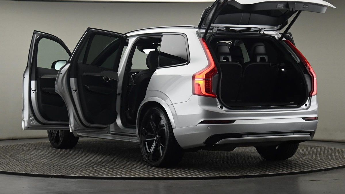 More views of Volvo XC90