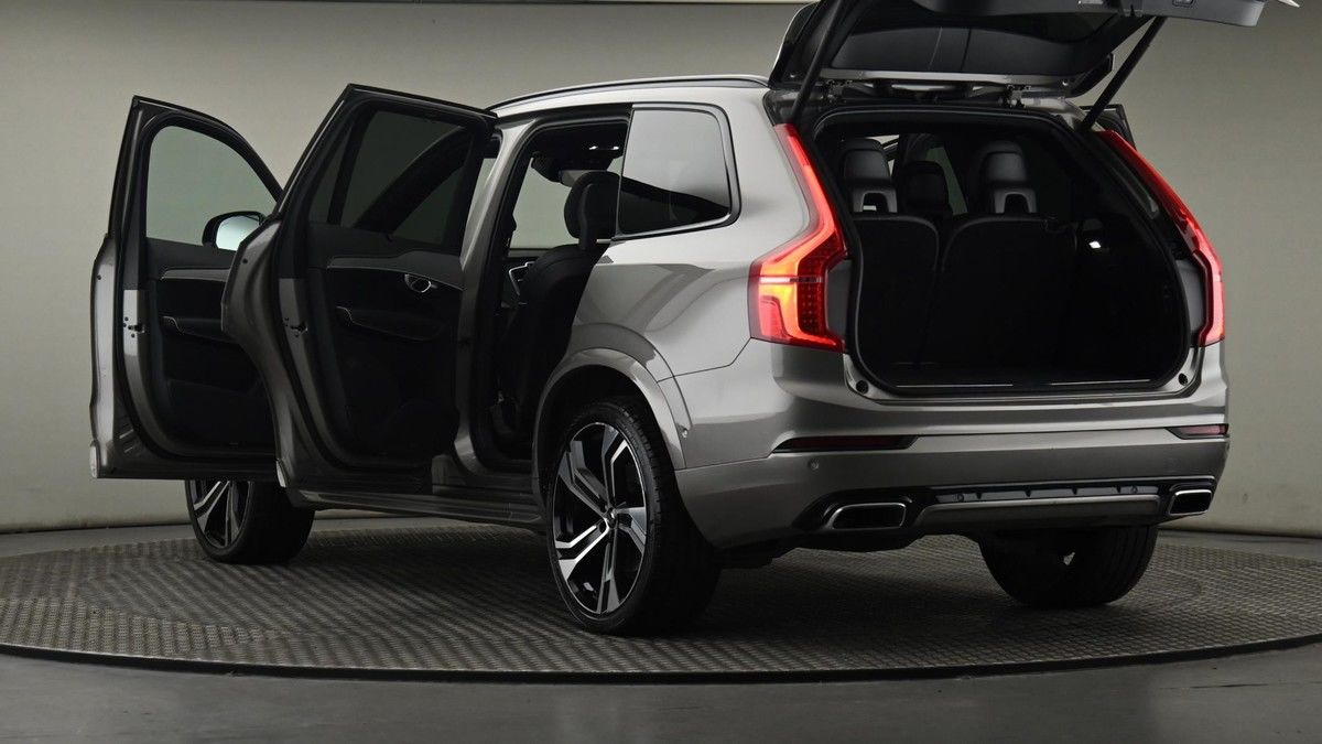 More views of Volvo XC90