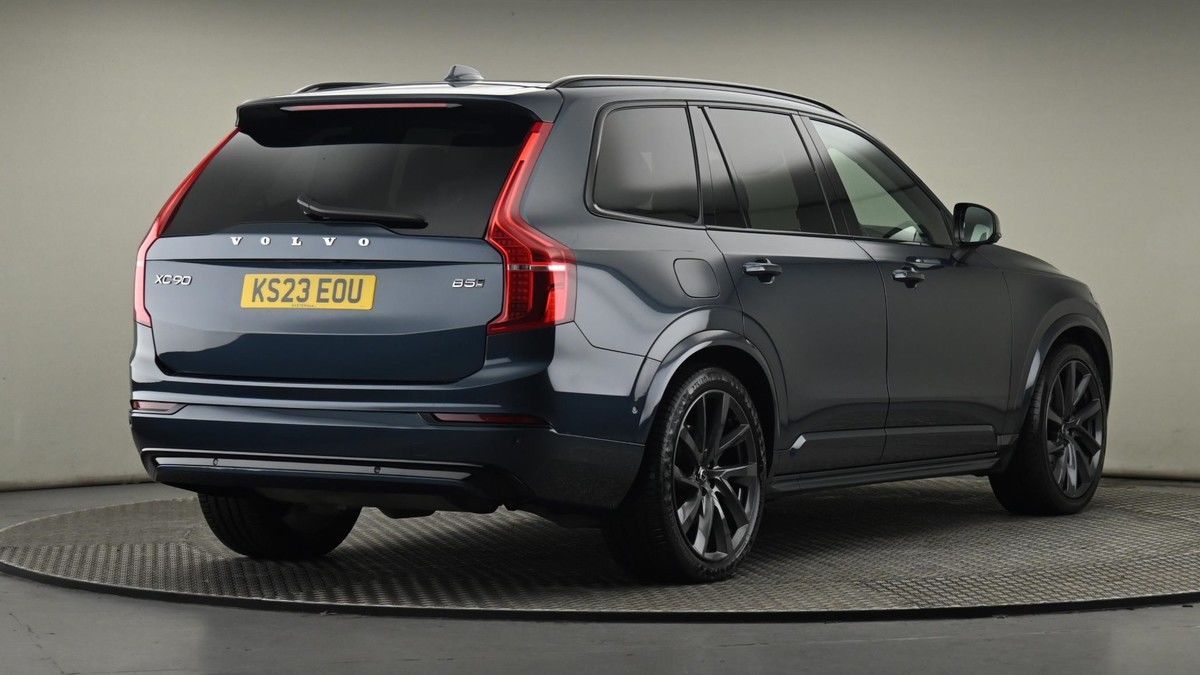 More views of Volvo XC90