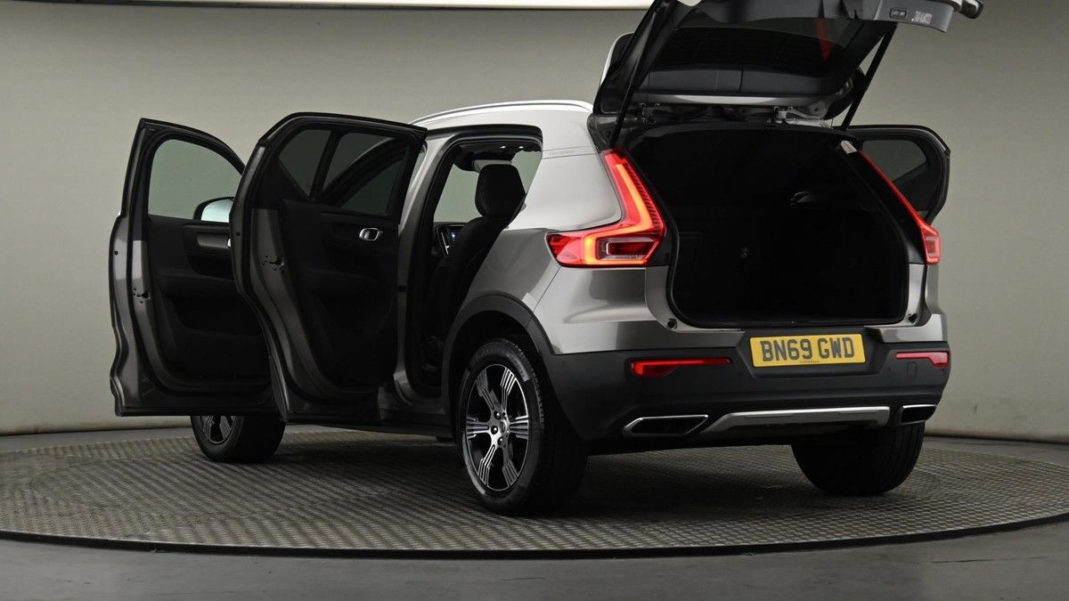 More views of Volvo XC40