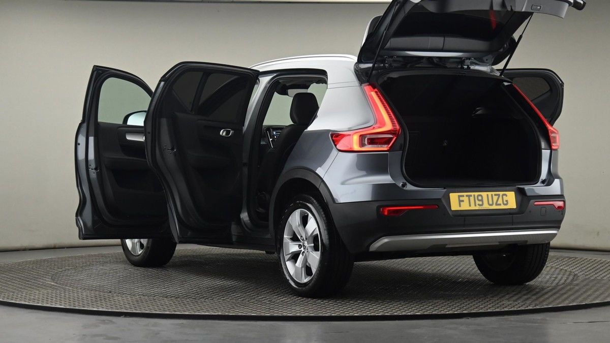 More views of Volvo XC40