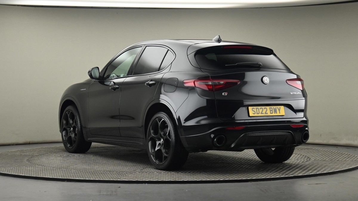 Alfa Romeo Stelvio Image 24