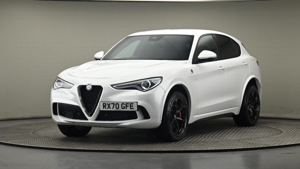 More views of Alfa Romeo Stelvio