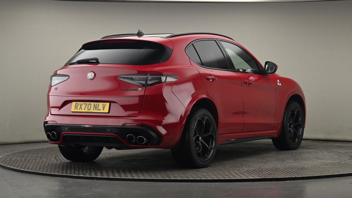 Alfa Romeo Stelvio Image 26