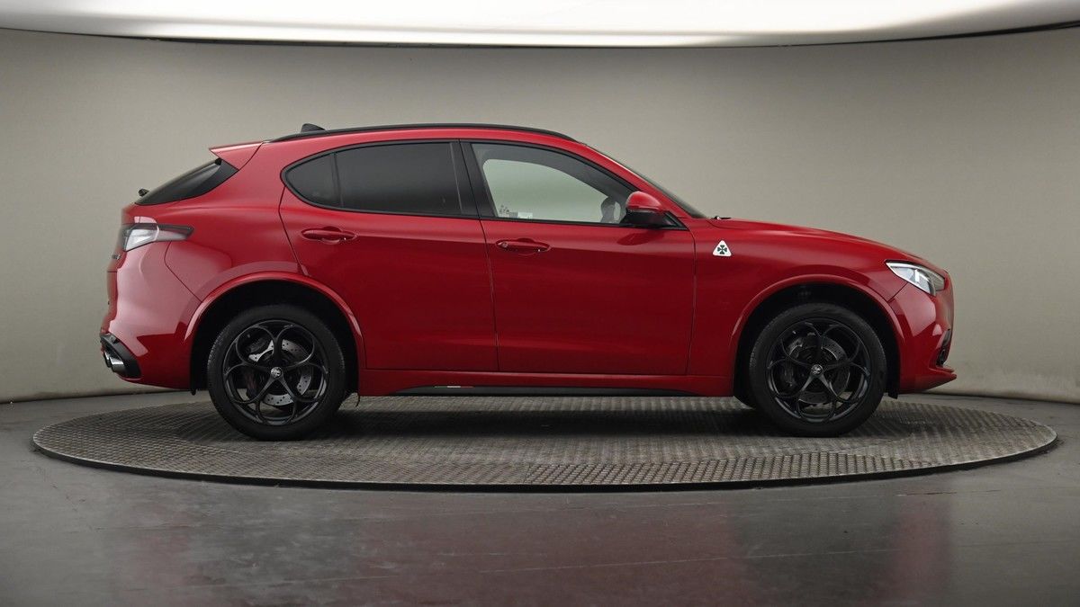 Alfa Romeo Stelvio Image 27