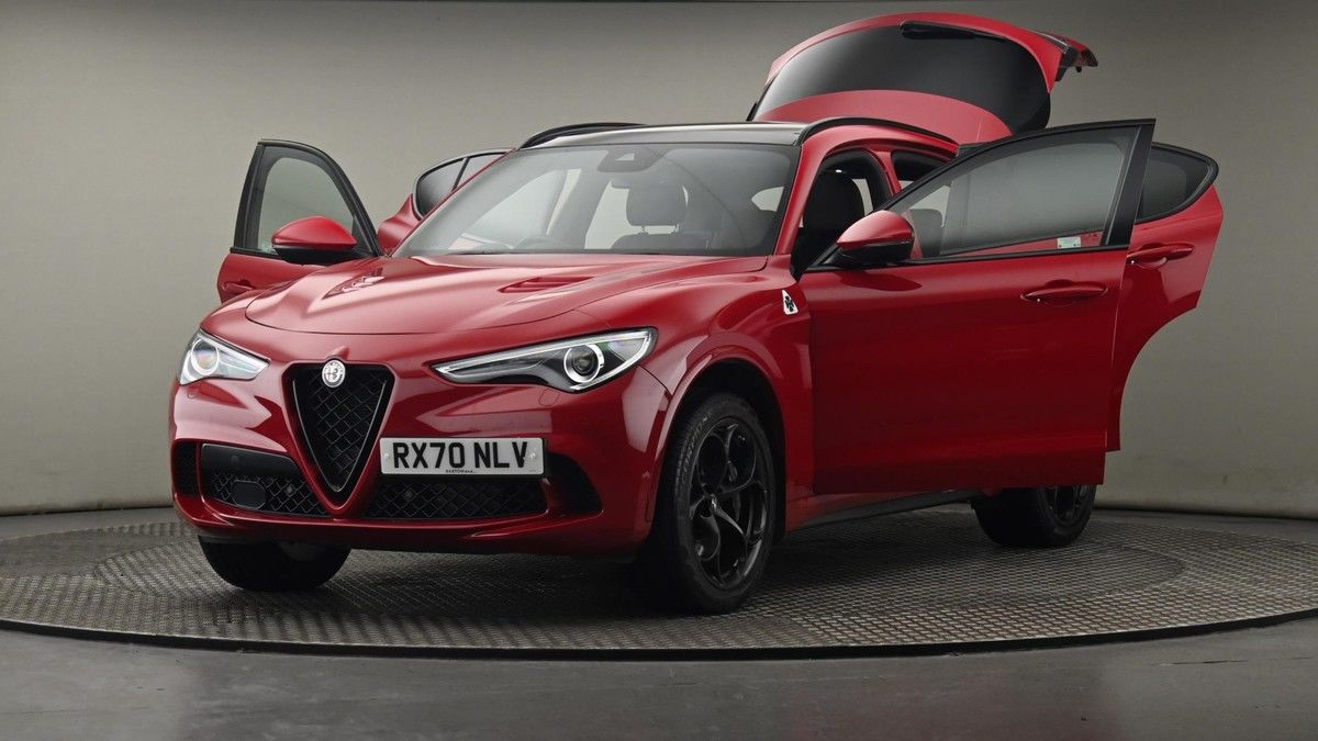 Alfa Romeo Stelvio Image 28