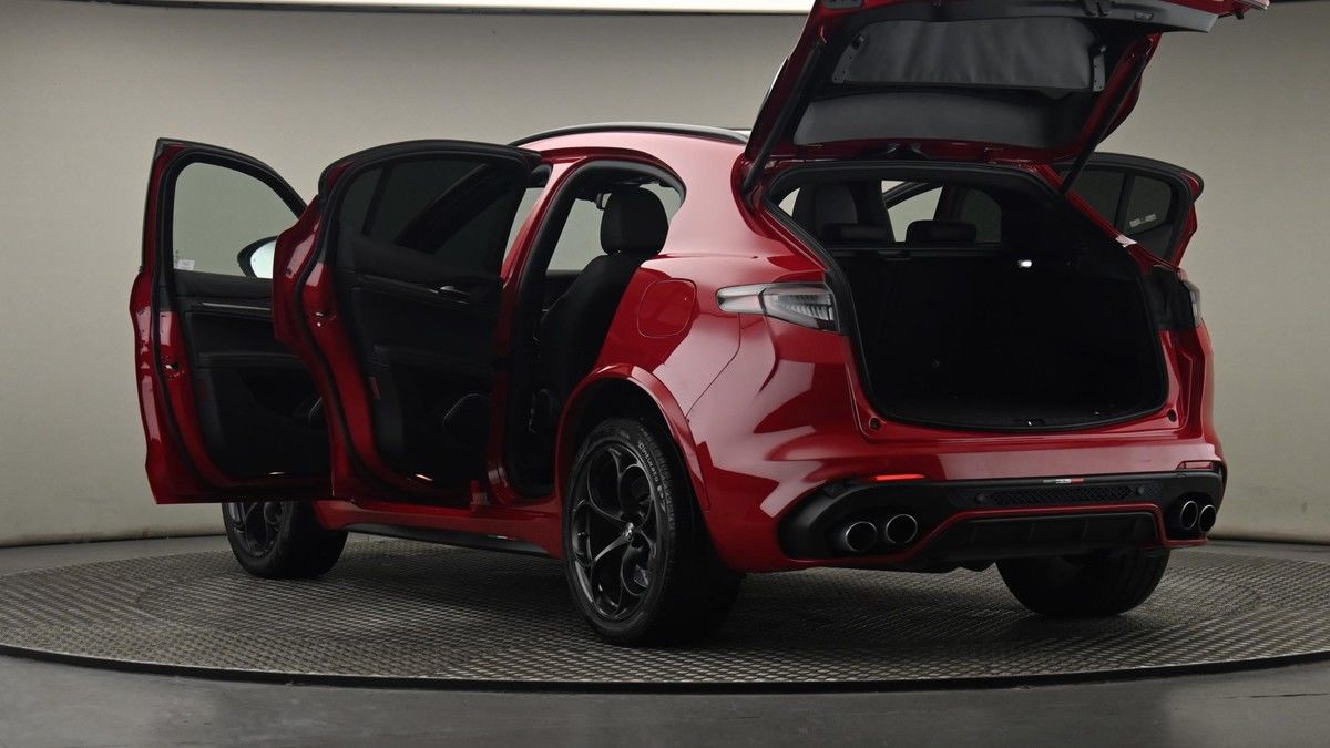 More views of Alfa Romeo Stelvio