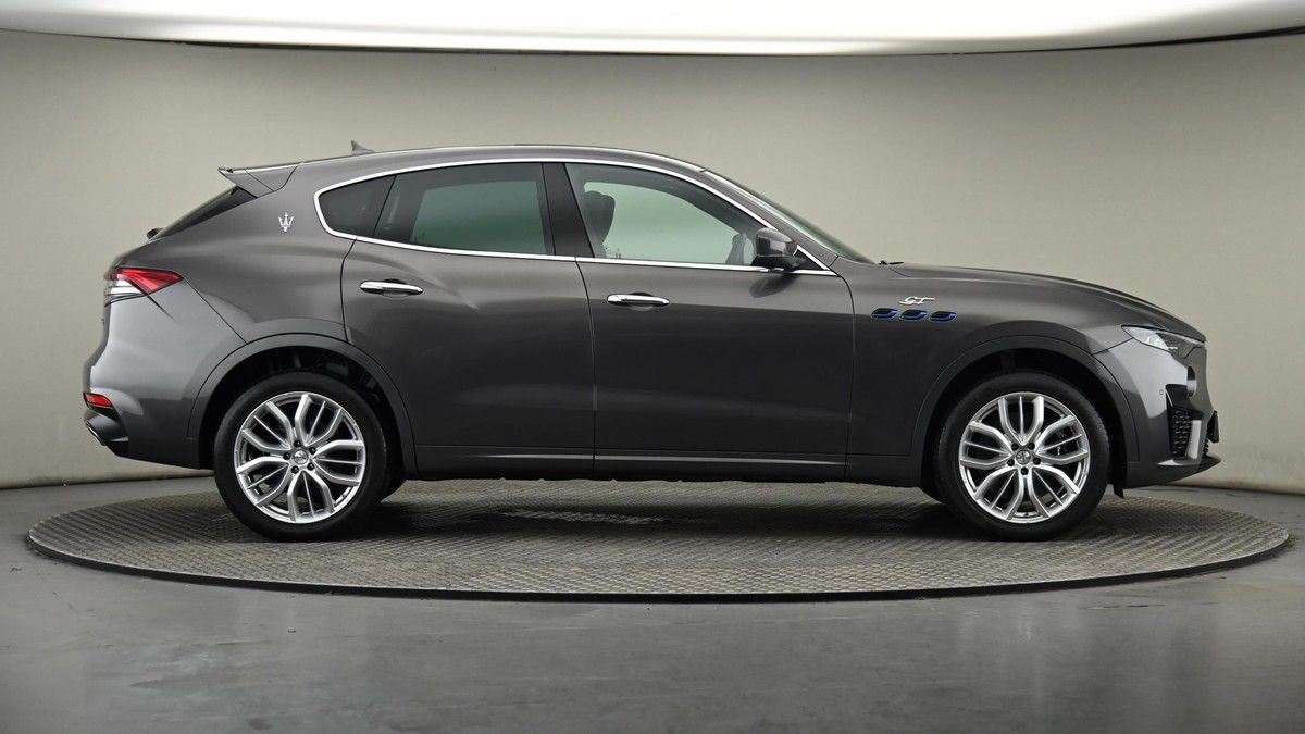 Maserati Levante Image 27