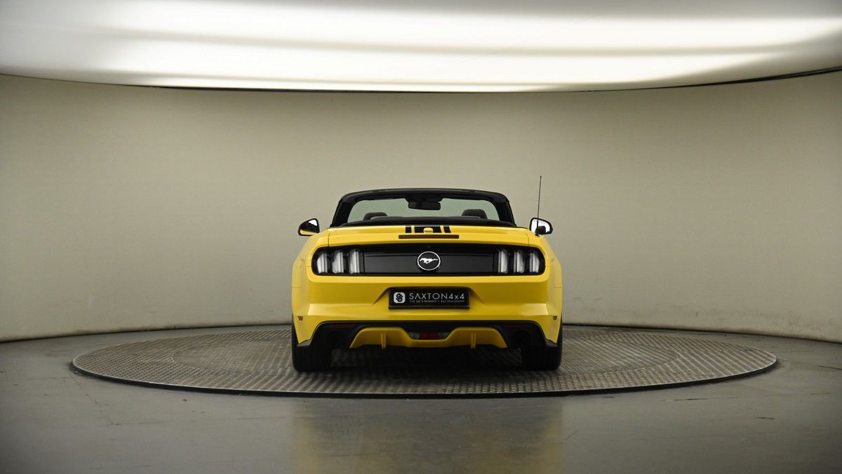 Ford Mustang Image 17