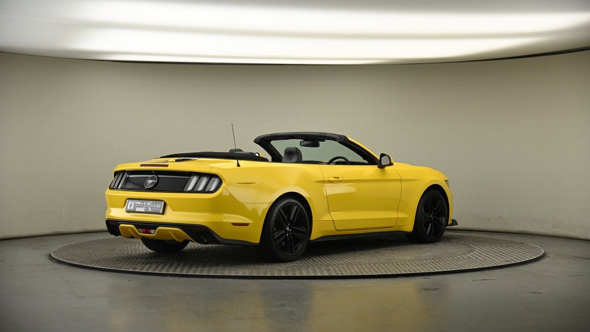 Ford Mustang Image 7