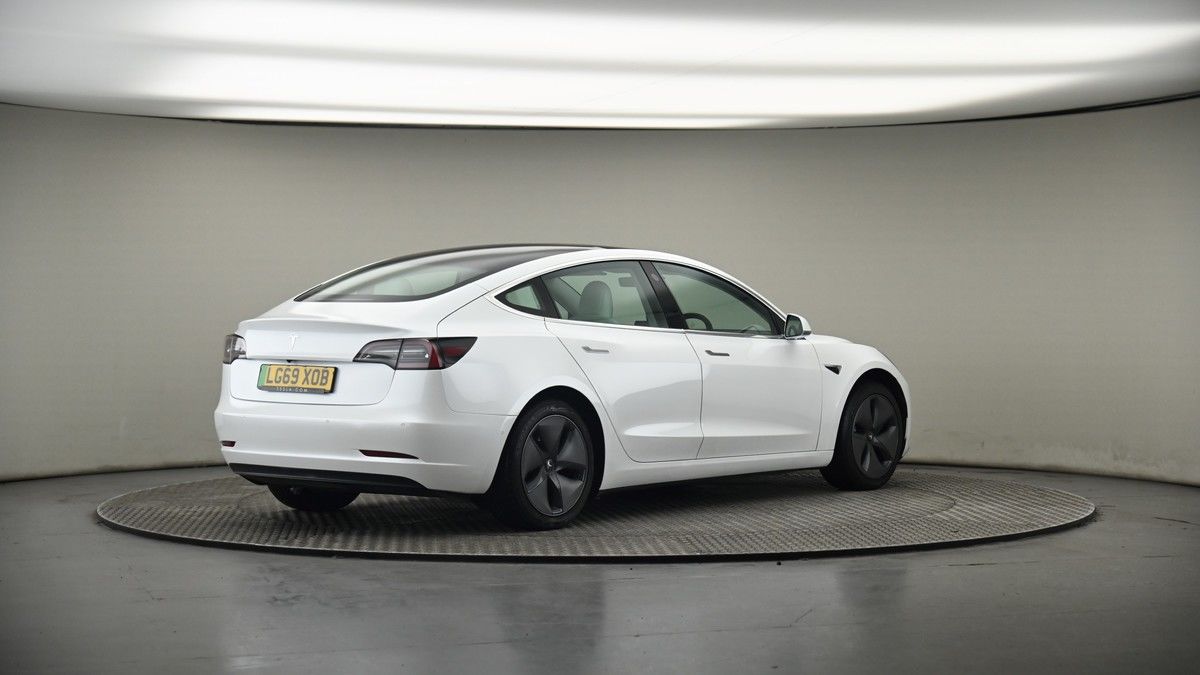 Tesla Model 3 Image 7