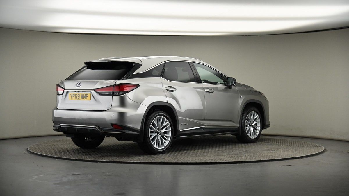 Lexus RX Image 7