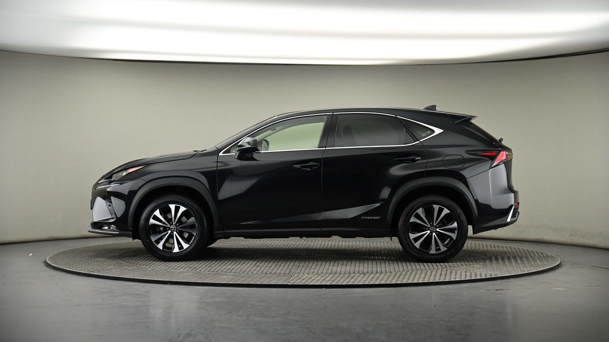 Lexus NX Image 19