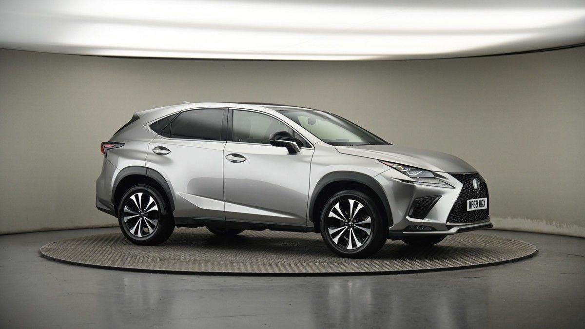 Lexus NX 300h Image 6