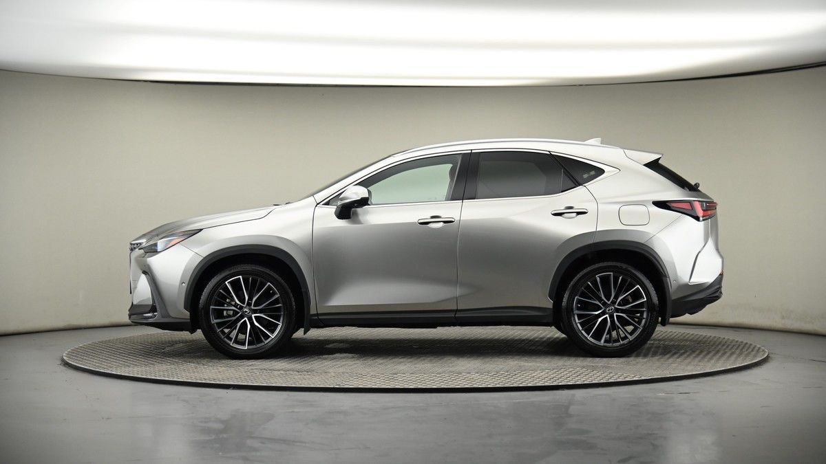 Lexus NX Image 7