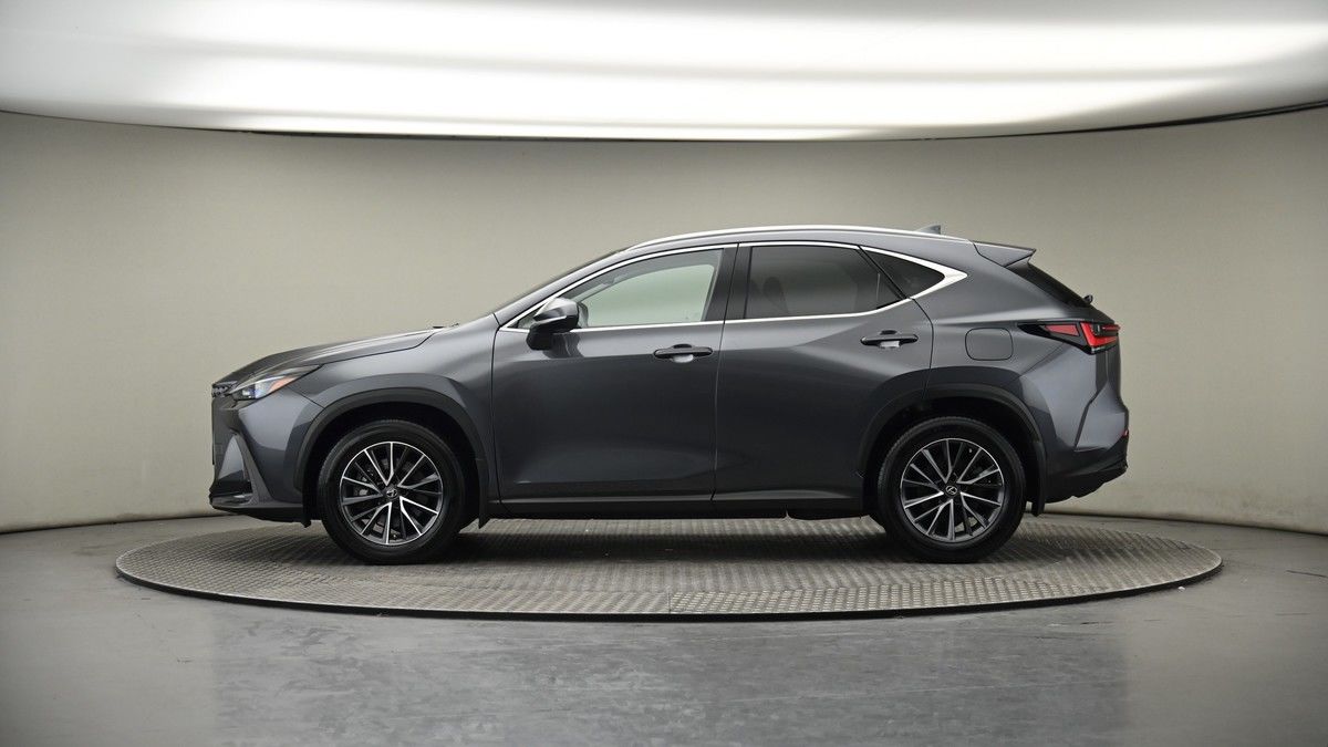 Lexus NX Image 19