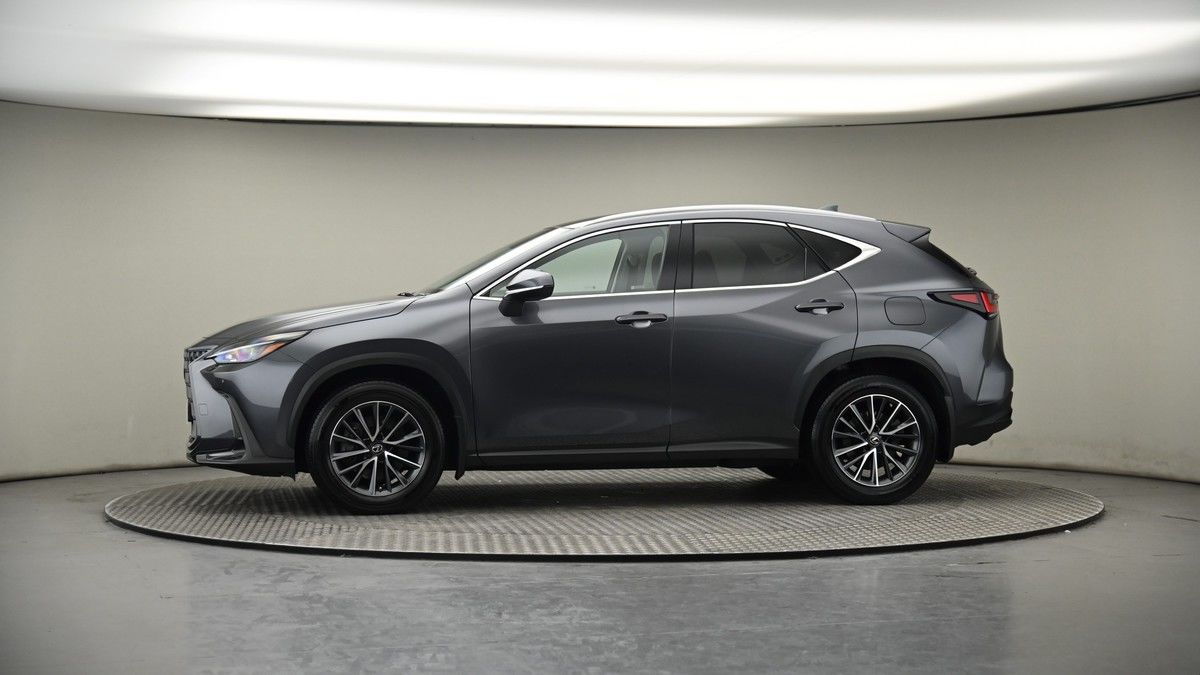 Lexus NX Image 19