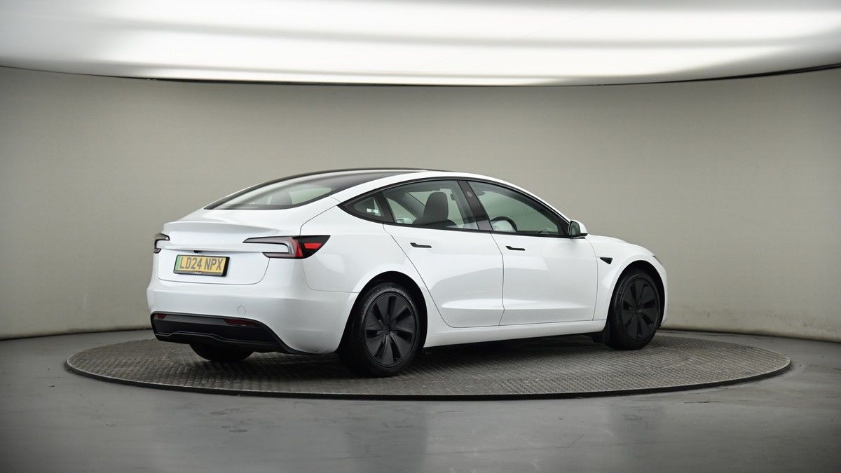 Tesla Model 3 Image 7