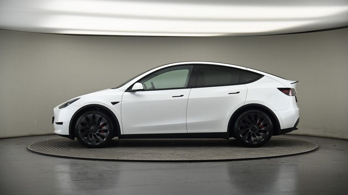 Tesla Model Y Image 19