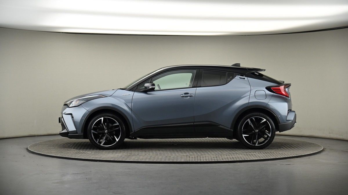 Toyota C-HR Image 18