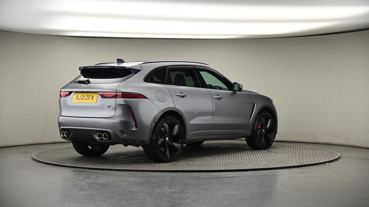 Jaguar F-PACE Image 7