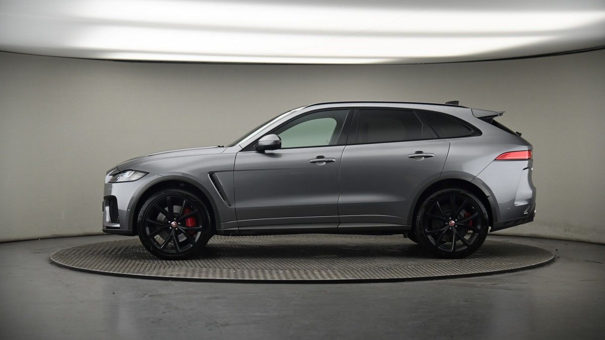 Jaguar F-PACE Image 19