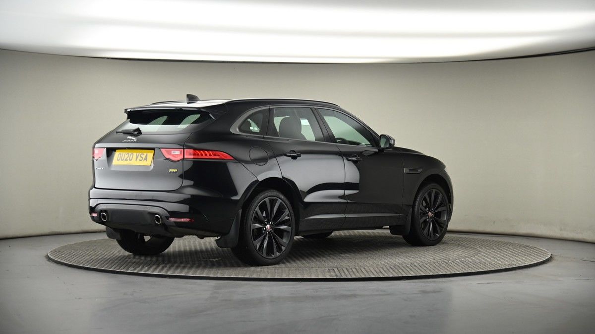 Jaguar F-PACE Image 35