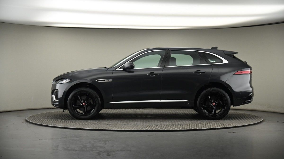 Jaguar F-PACE Image 19