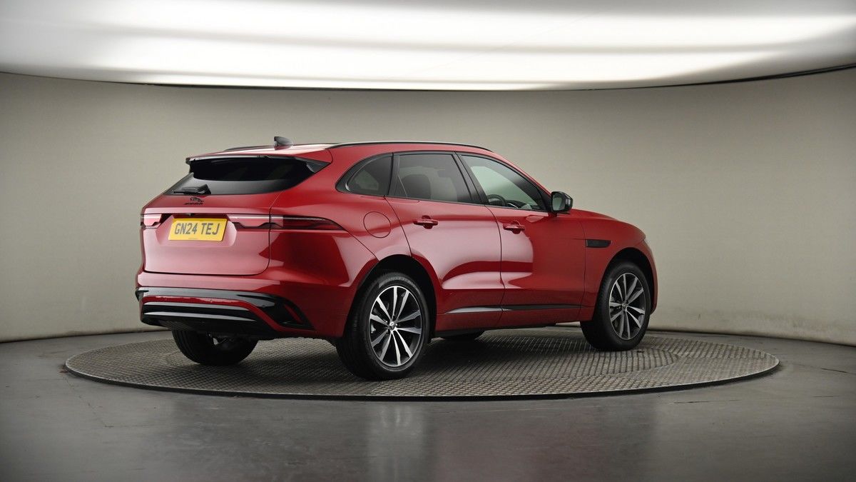 Jaguar F-PACE Image 7