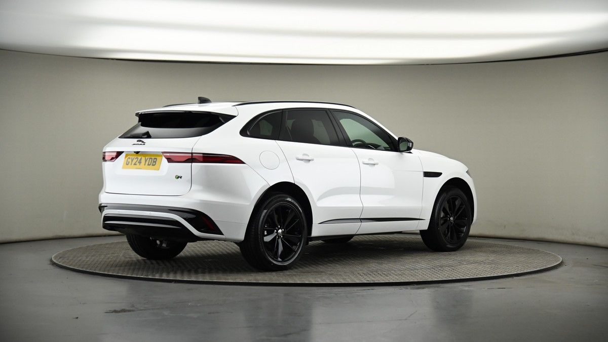 Jaguar F-PACE Image 7