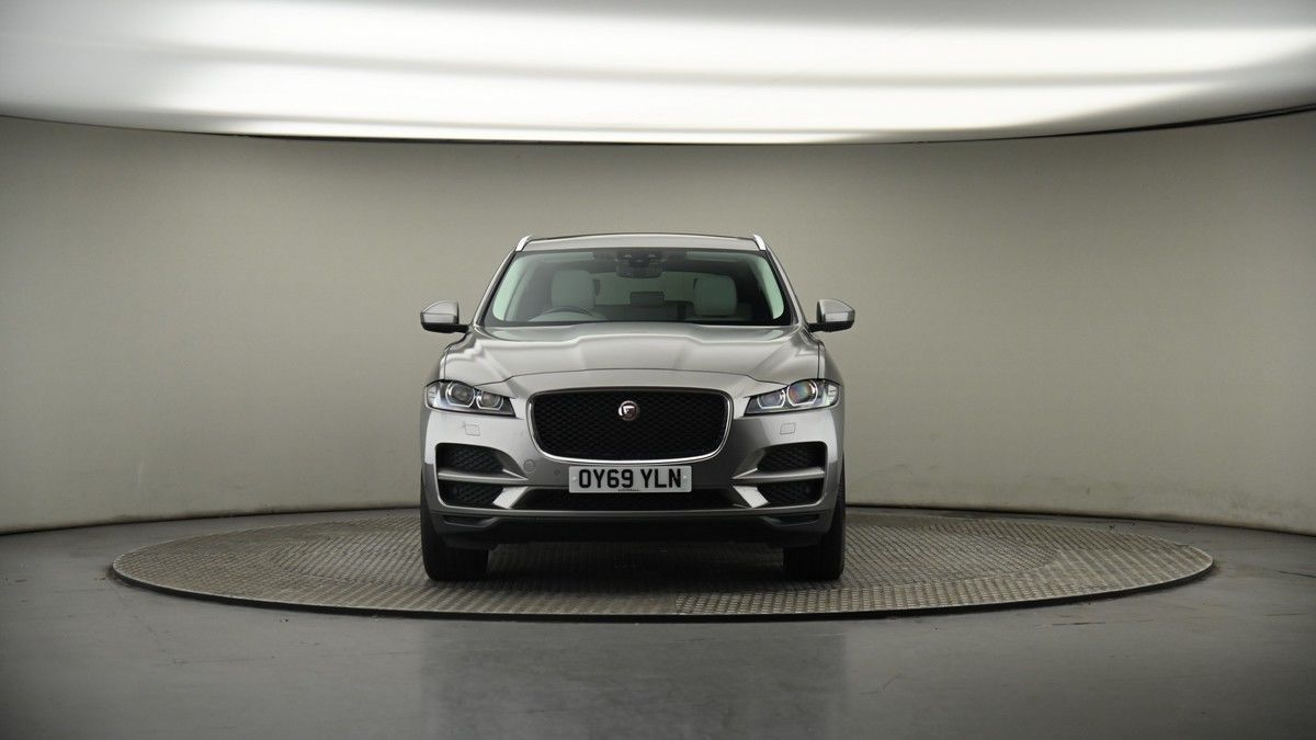 Jaguar F-PACE Image 18