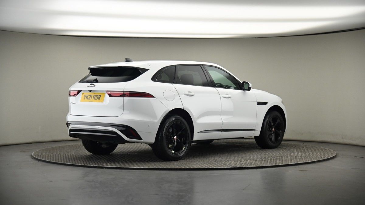 Jaguar F-PACE Image 7