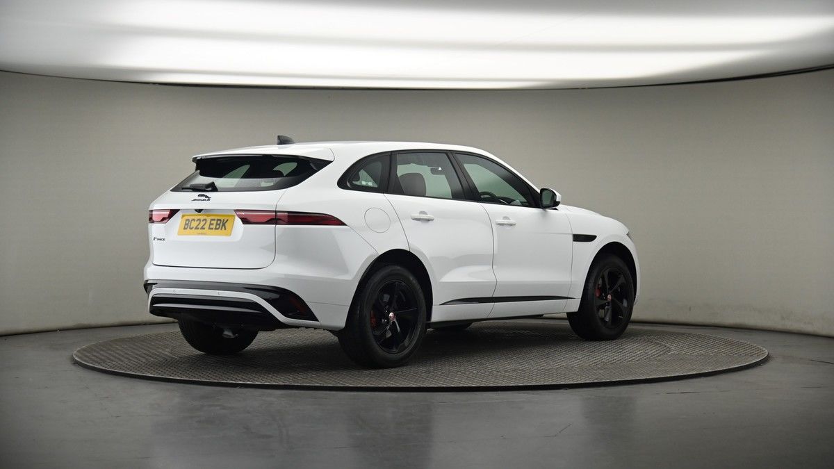 Jaguar F-PACE Image 7