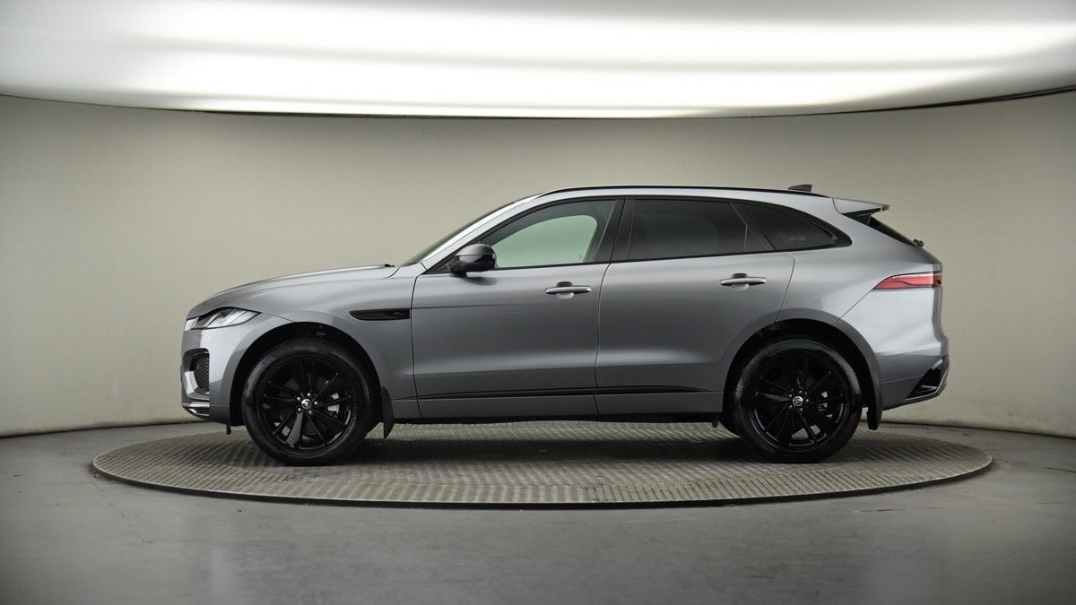 Jaguar F-PACE Image 19