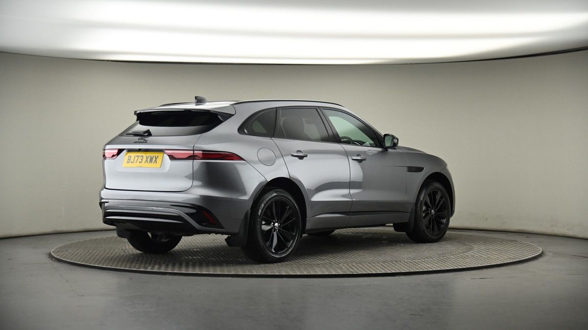 Jaguar F-PACE Image 7