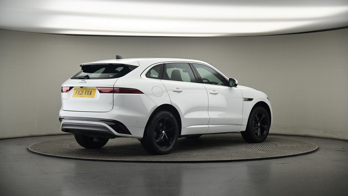 Jaguar F-PACE Image 7